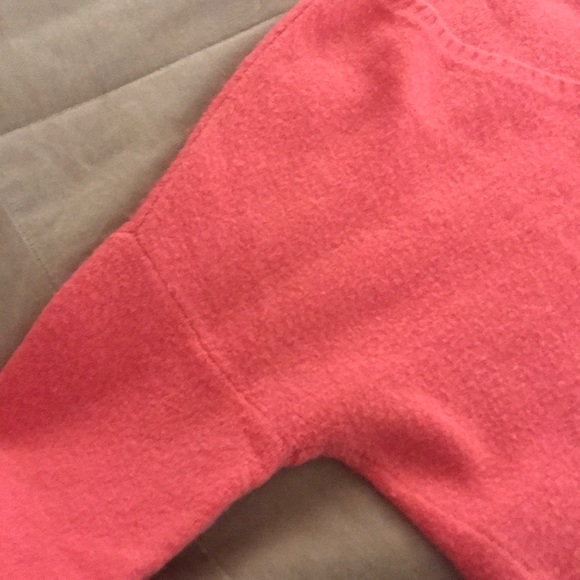 Pink wool sweater from Gap - Picture 6 of 7